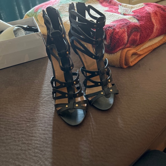 Stilettos - Picture 1 of 2